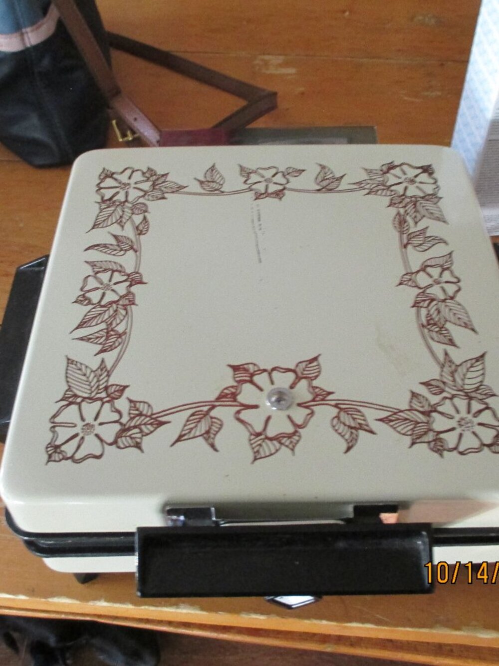 boho floral cream color 4 pc waffle griddle electric maker flip up trays 70s